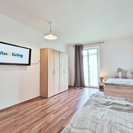 Helle Mit Balkon In Lägenhet *