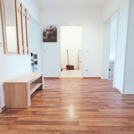 Helle Mit Balkon In *